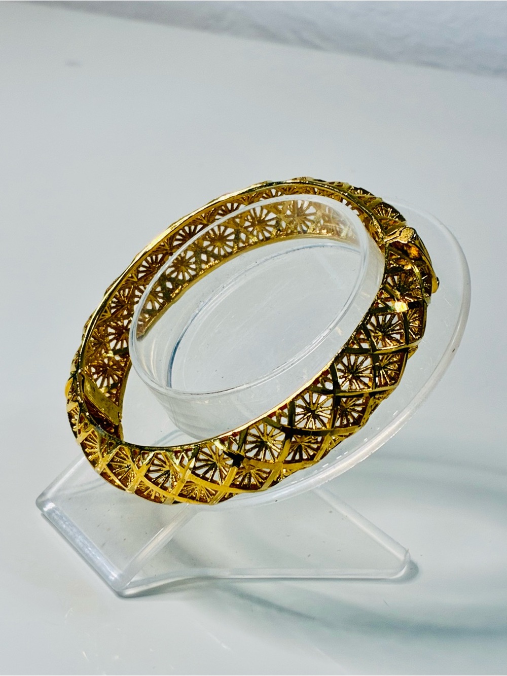 Stackable Gold Filigree Openwork Bangle Bracelet - Elegant Women's Jewelry - Picture 3 of 14